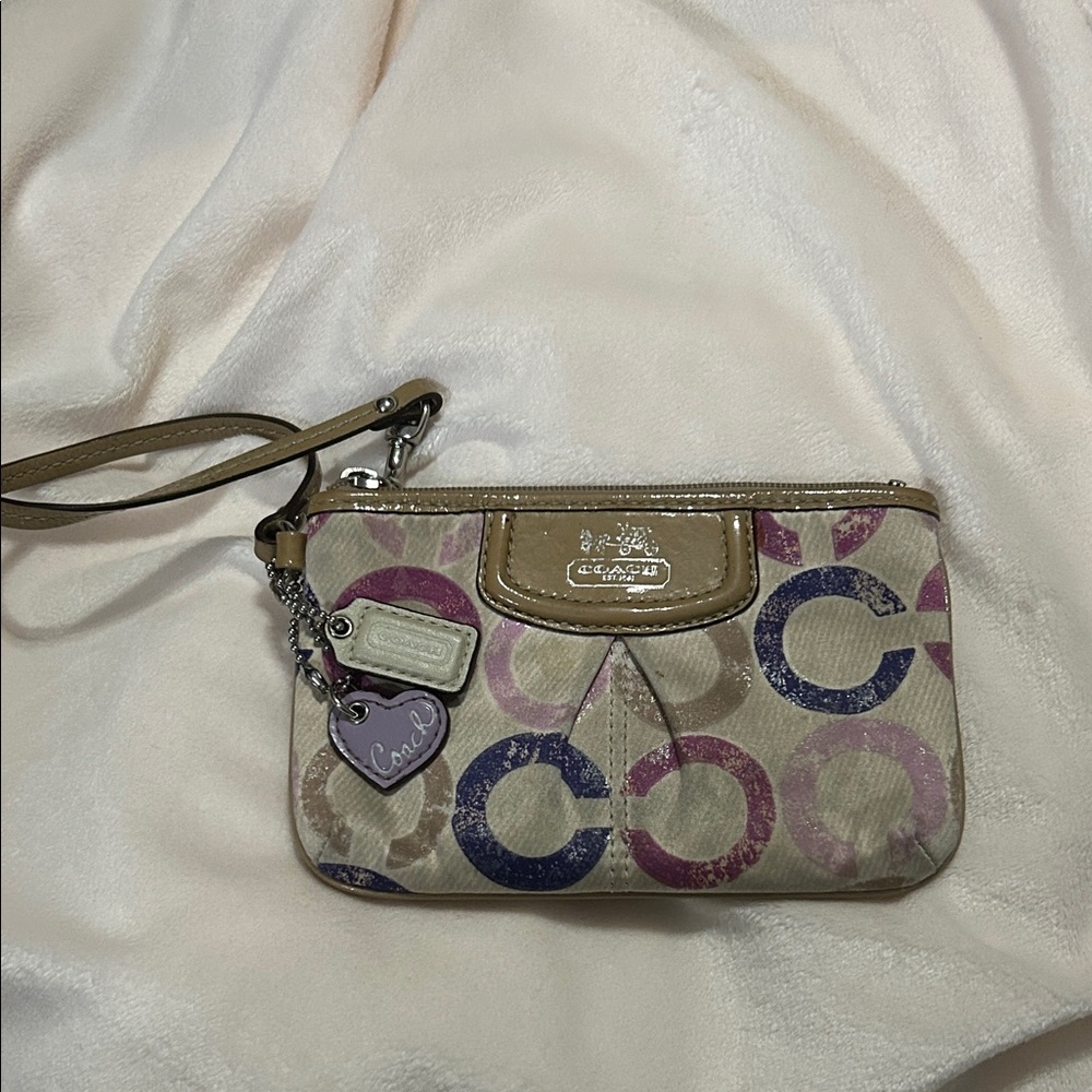 Coach Gesso Op Art Metallic Wristlet - Picture 6 of 16